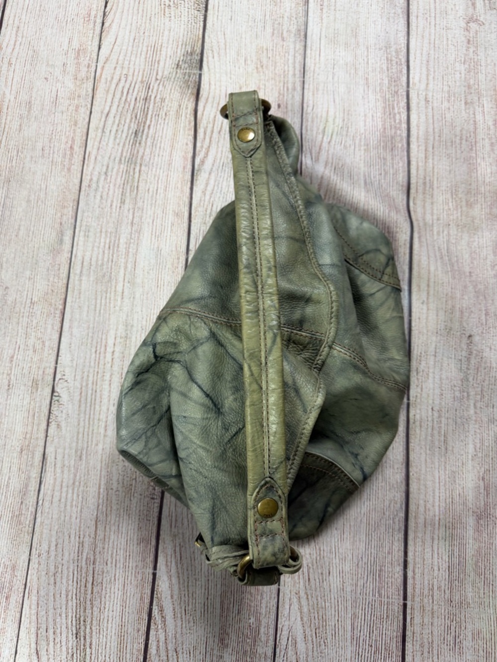 Frye Campus Crunch Marble-Effect Green Leather Shoulder Hobo - Picture 4 of 9